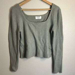 5/$20 Old Navy Women's Cropped Front and Back
Scooped Long Sleeve Sweater Large